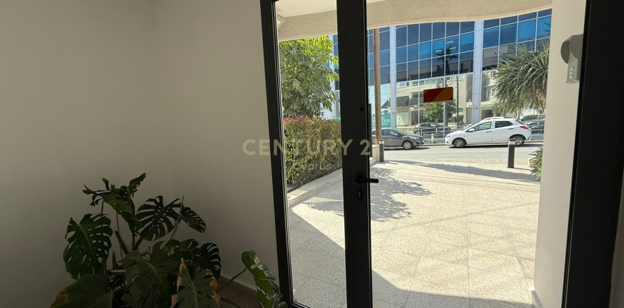 270m2 Oficina en Agios Athanasios, Limassol,  No. 55496