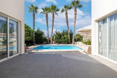 4 bedrooms Villa in Coral Bay, Pegeia, Paphos, No. 48757 3