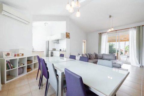 4 bedrooms Villa in Coral Bay, Pegeia, Paphos, No. 48757 8