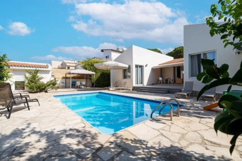 4 bedrooms Villa in Coral Bay, Pegeia, Paphos, No. 48757 2