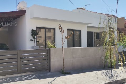 Бунгало с 3 спальнями в Ларнака,  № 50930