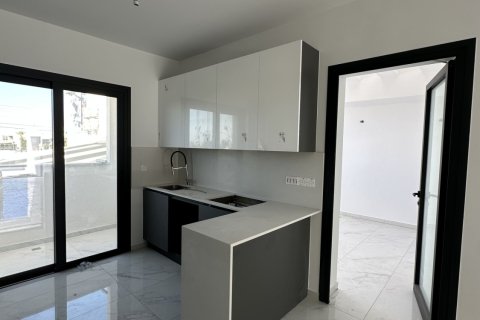 2 bedrooms Apartment in Limassol,  No. 43804 7