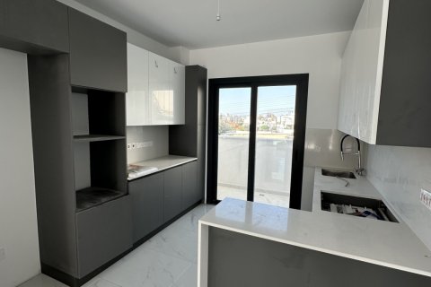 2 bedrooms Apartment in Limassol,  No. 43804 8