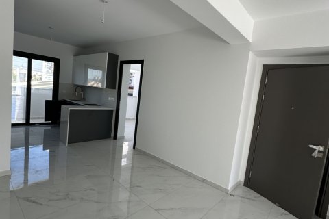 2 bedrooms Apartment in Limassol,  No. 43804 6