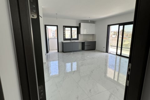 2 bedrooms Apartment in Limassol,  No. 43803 12