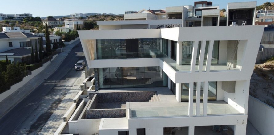 6 bedrooms Villa in Germasogeia, Limassol,  No. 45197