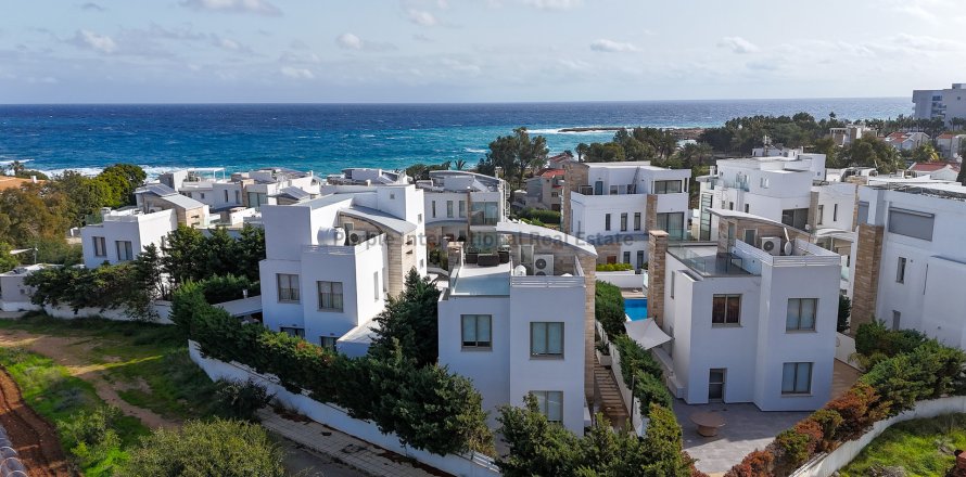 5 bedrooms Villa in Protaras, Ammochostos, No. 36142