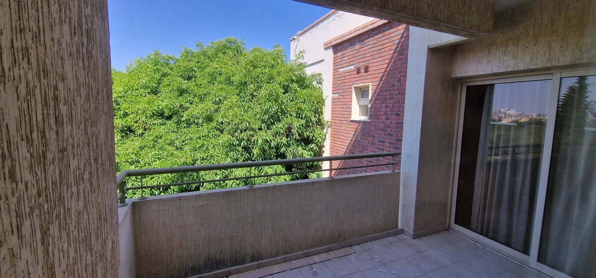 1550m2 Edificio en Agios Athanasios, Limassol, Chipre No. 33716