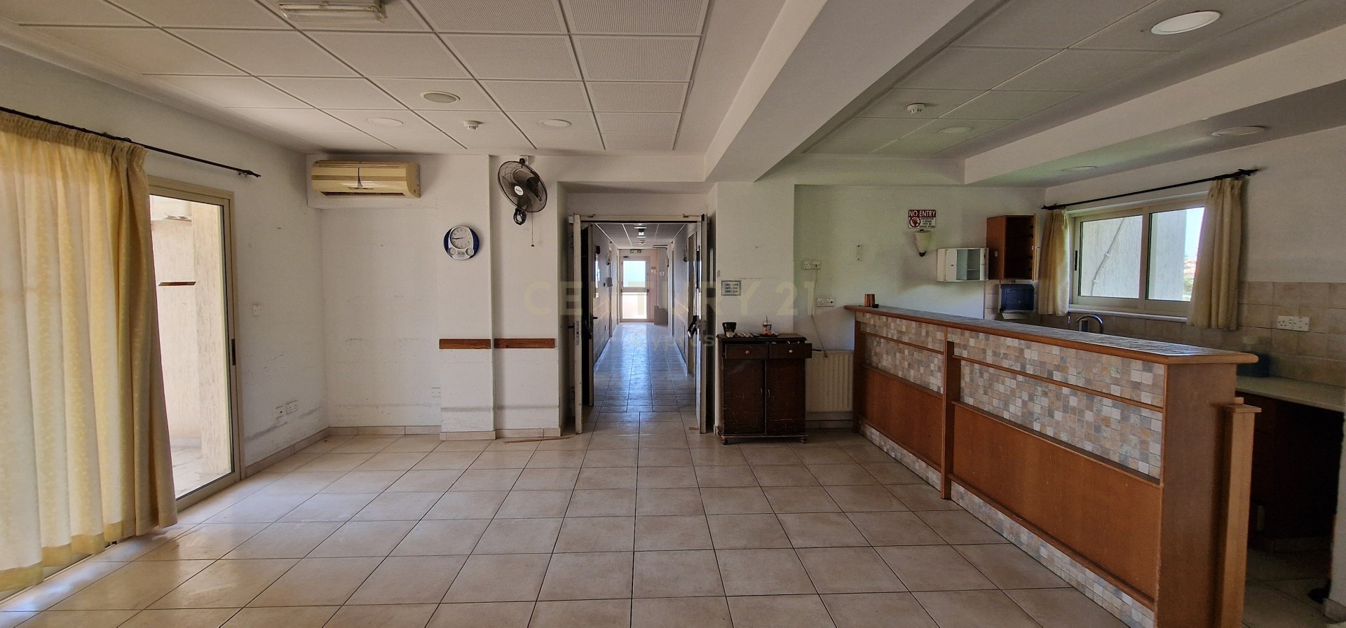 1550m2 Edificio en Agios Athanasios, Limassol, Chipre No. 33716