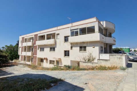 1550m2 Edificio en Agios Athanasios, Limassol, No. 33716 3