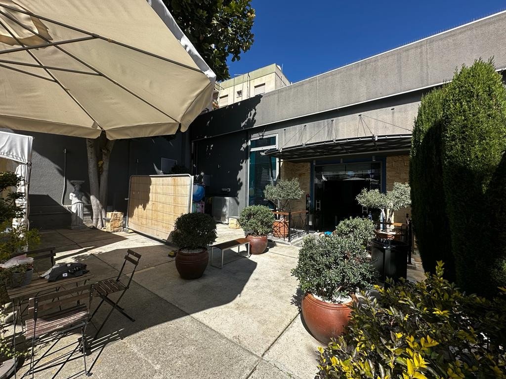 352m2 Bureau à Limassol, Chypre No. 53905