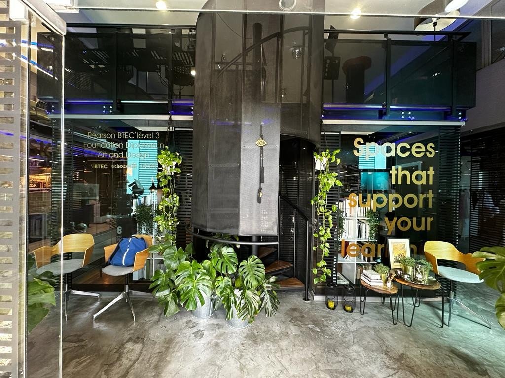 352m2 Bureau à Limassol, Chypre No. 53905