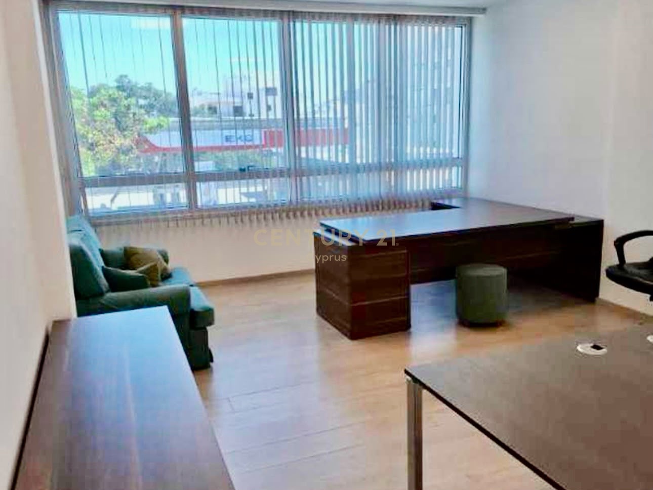 240m2 Bureau à Limassol, Chypre No. 53528