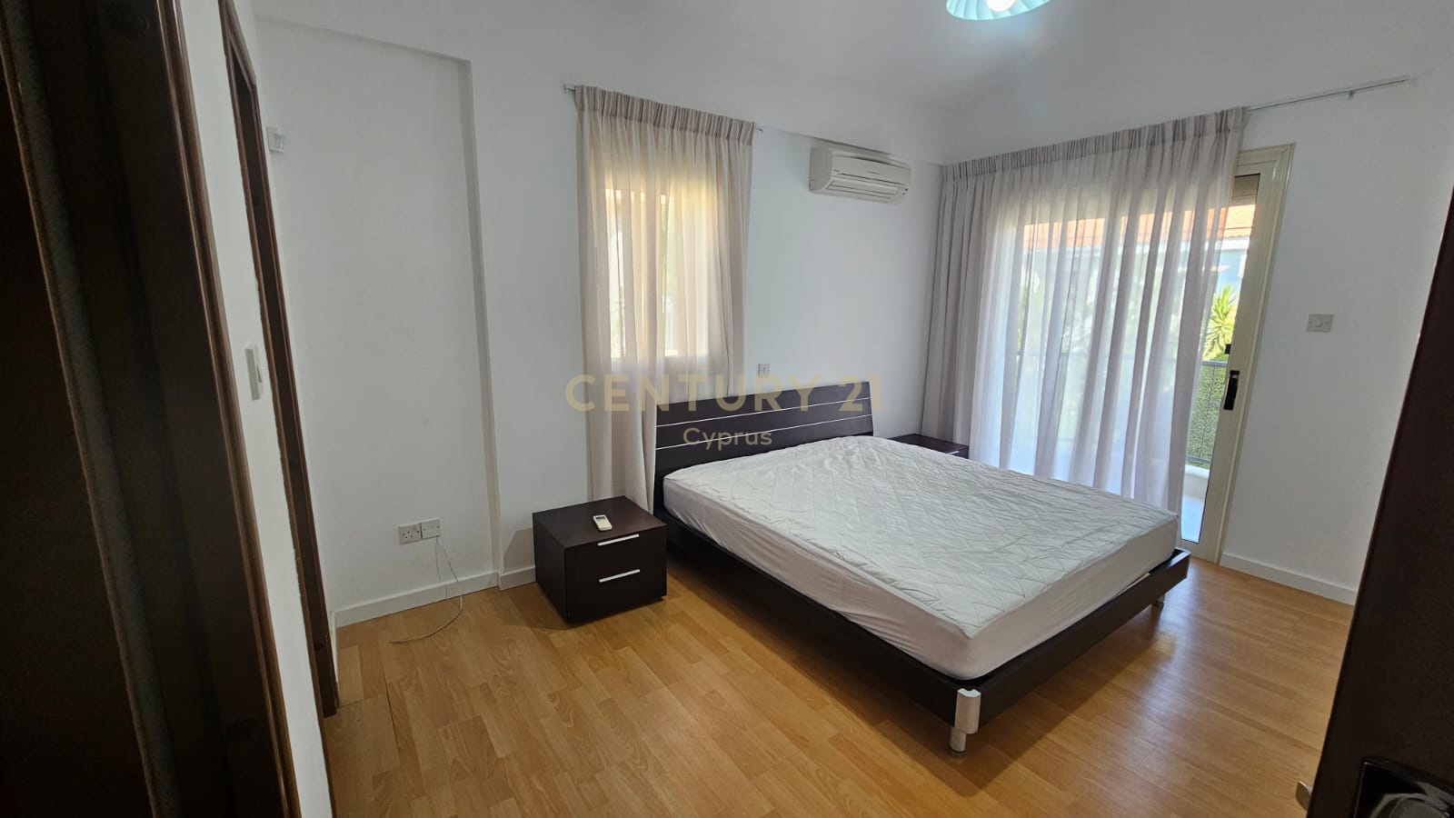 4 bedrooms Villa in Germasogeia, Limassol, Cyprus No. 53788