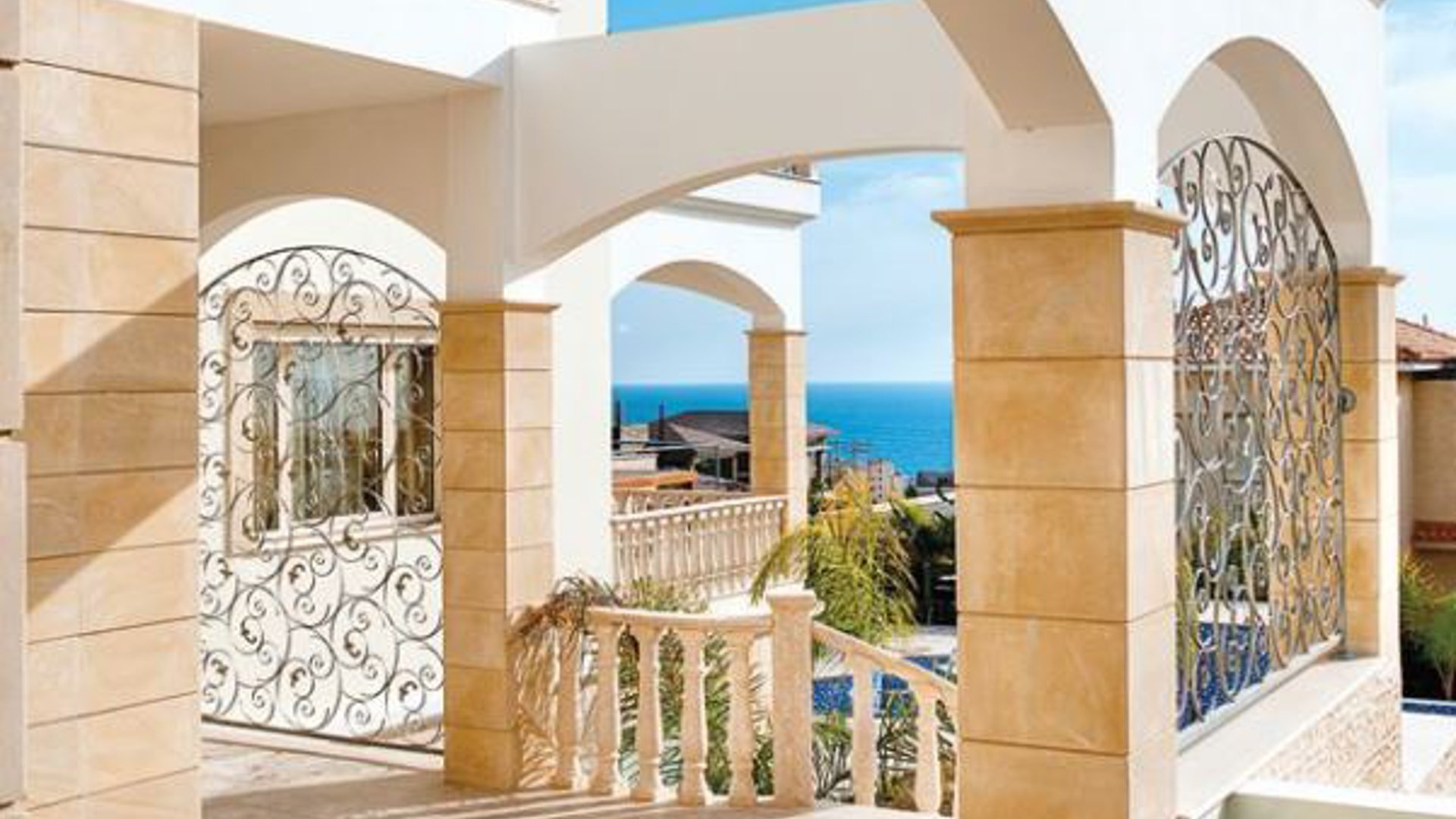 4 bedrooms Villa in Agios Tychonas, Limassol, Cyprus No. 25590