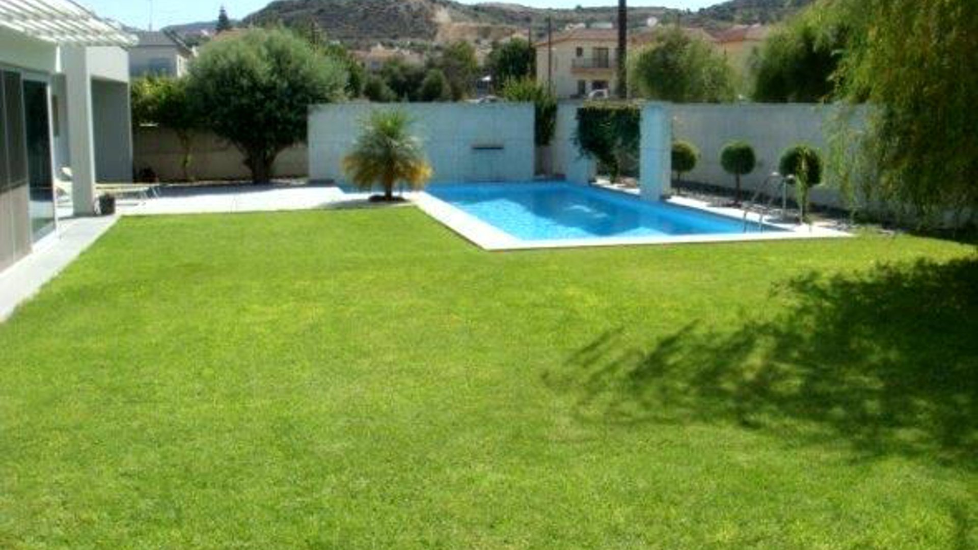 4 bedrooms Villa in Limassol, Cyprus No. 25586