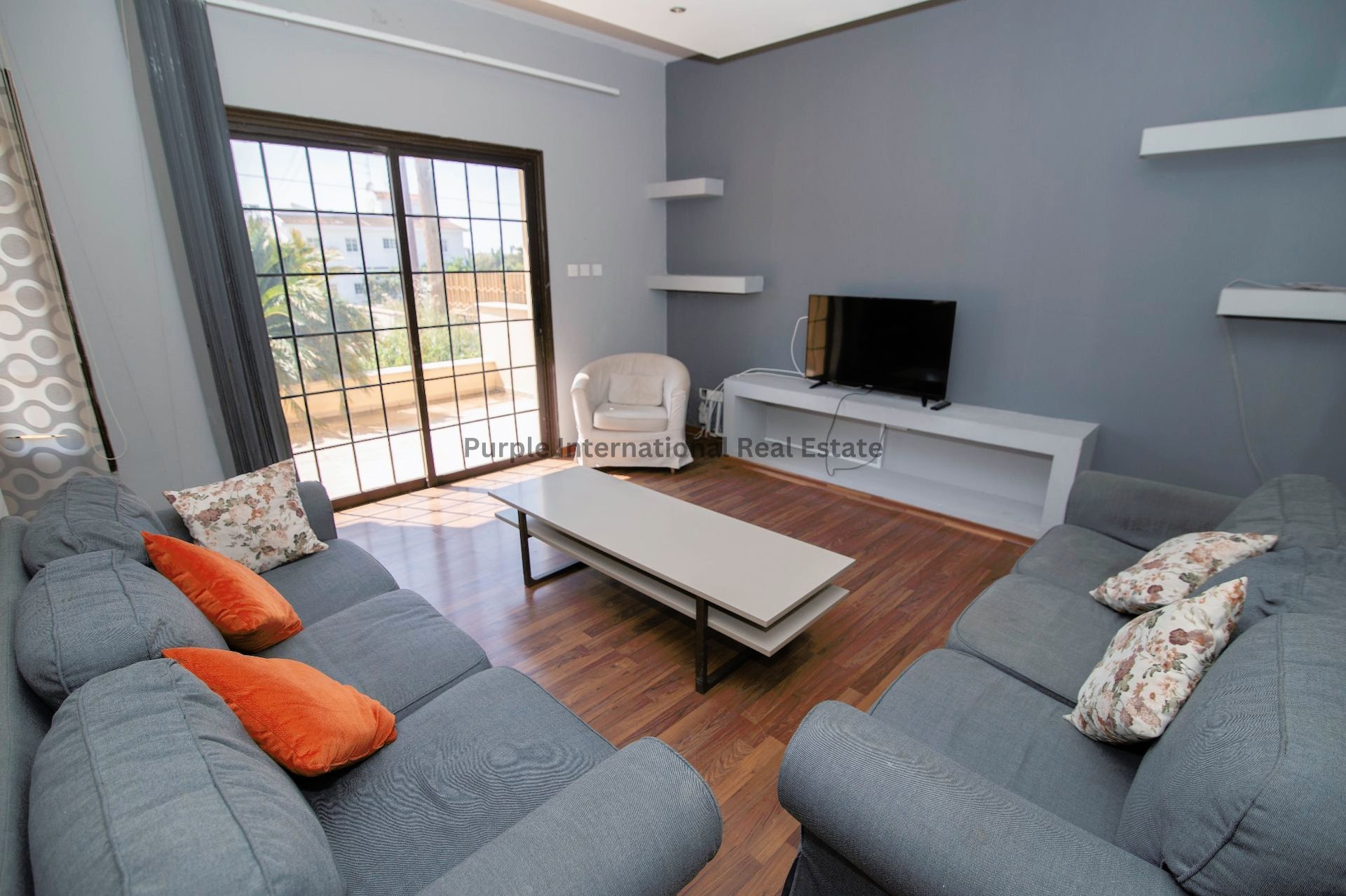 7 bedrooms Villa in Aradippou, Larnaka, Cyprus No. 31570
