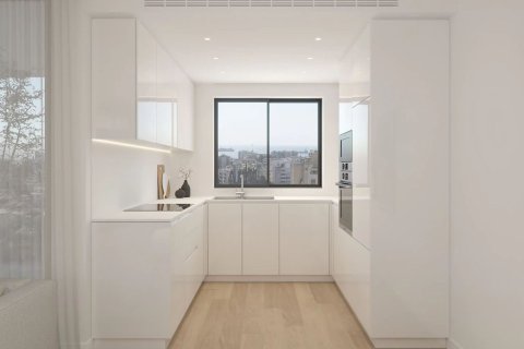 3 bedrooms Apartment in Limassol, No. 44098 3