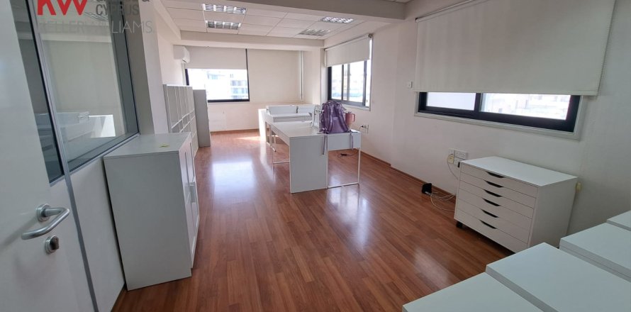 3 rooms Office in Larnaca, Larnaka, No. 39691