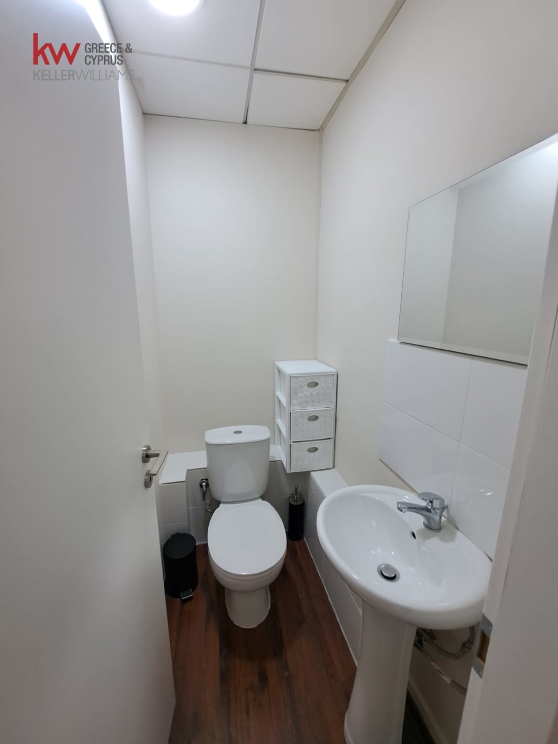 Офис с 3 комнатами в Ларнака, Кипр № 39691