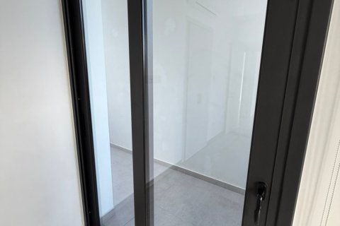 2 bedrooms Apartment in Larnaca, Larnaka,  No. 39690 3