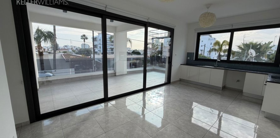 2 bedrooms Apartment in Larnaca, Larnaka,  No. 39690