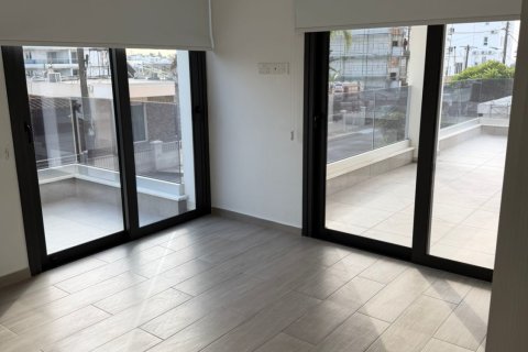 2 bedrooms Apartment in Larnaca, Larnaka,  No. 39690 5