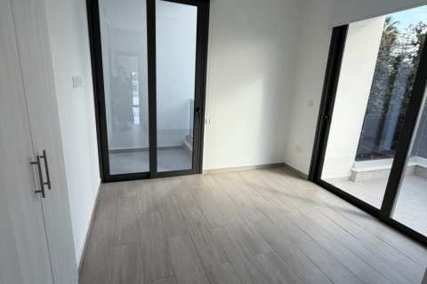 2 bedrooms Apartment in Larnaca, Larnaka,  No. 39690 8