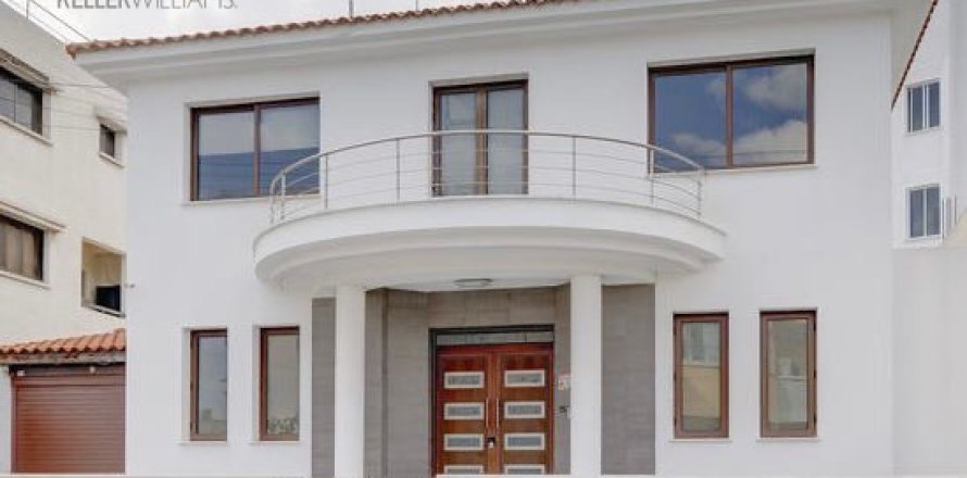 4 bedrooms Villa in Larnaca, Larnaka,  No. 39688