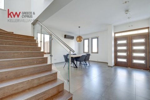 4 bedrooms Villa in Larnaca, Larnaka,  No. 39688 3
