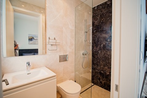 3 bedrooms Penthouse in Limassol,  No. 44307 9