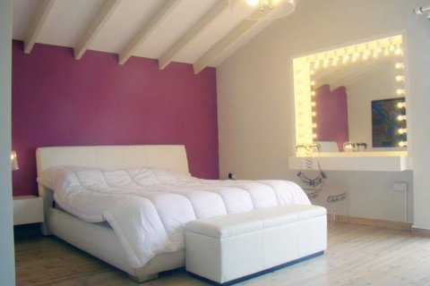 3 bedrooms Villa in Limassol,  No. 44306 6