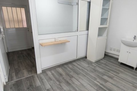 Магазин с 5 комнатами в Ларнака,  № 51825 3