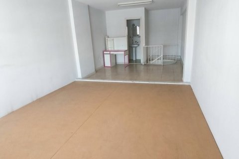 Магазин с 5 комнатами в Ларнака,  № 51825 2