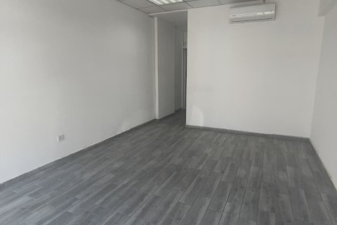 Магазин с 5 комнатами в Ларнака,  № 51825 6