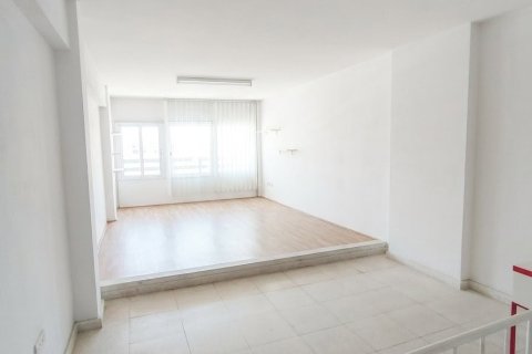 Магазин с 5 комнатами в Ларнака,  № 51825 5