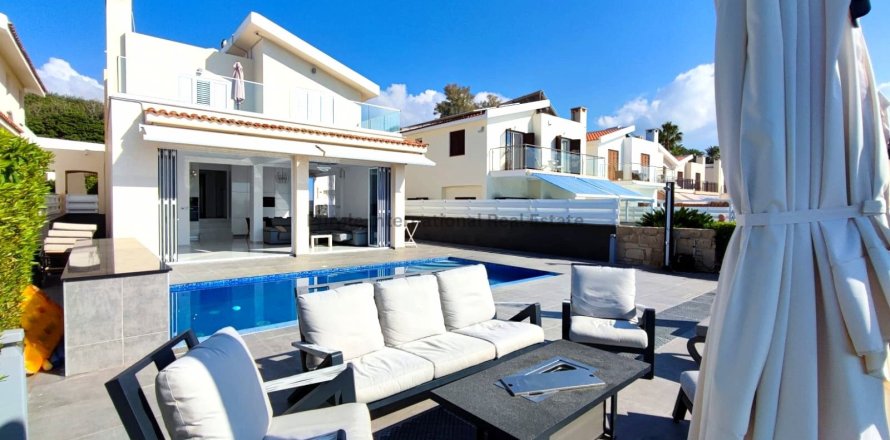 5 bedrooms Villa in Coral Bay, Pegeia, Paphos,  No. 7891