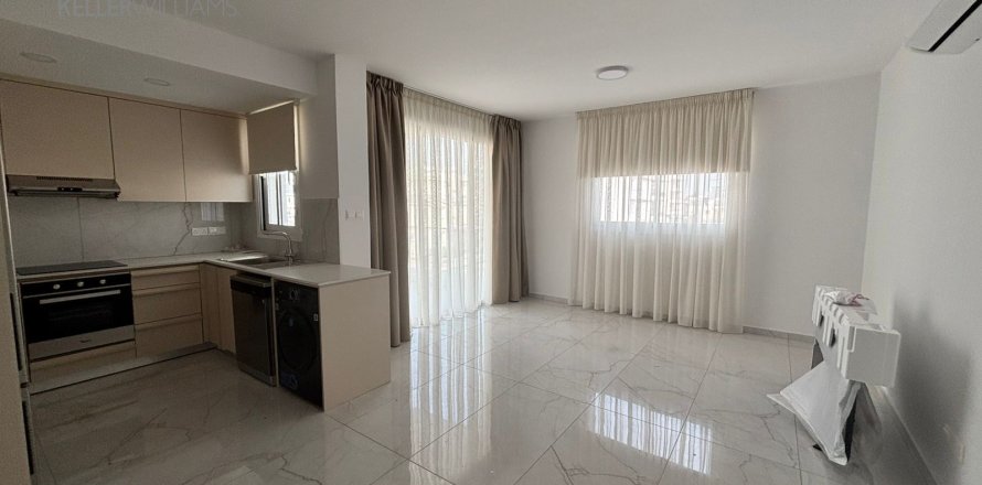 2 bedrooms Apartment in Larnaca, Larnaka,  No. 39806