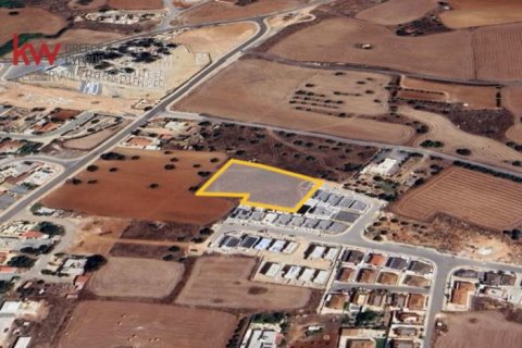 3346m2 Land in Avgorou, Ammochostos,  No. 40421 3