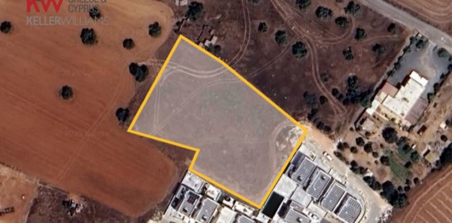 3346m2 Land in Avgorou, Ammochostos,  No. 40421