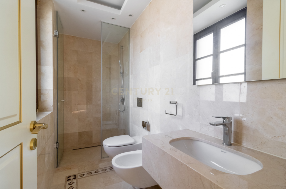 3 bedrooms Apartment in Germasogeia, Limassol, Cyprus No. 55786
