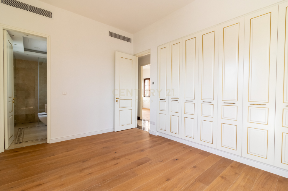 3 bedrooms Apartment in Germasogeia, Limassol, Cyprus No. 55786