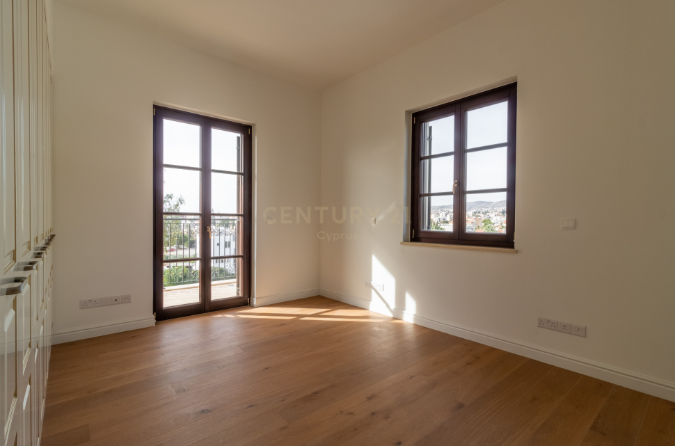 3 bedrooms Apartment in Germasogeia, Limassol, Cyprus No. 55786