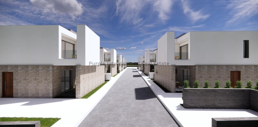 3 bedrooms Villa in Chloraka, Paphos,  No. 39381