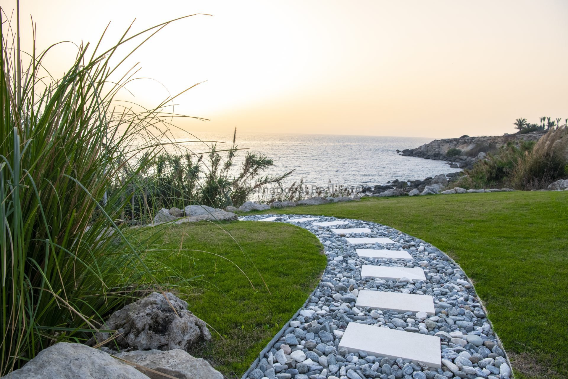 6 bedrooms Villa in Chloraka, Paphos, Cyprus No. 39384