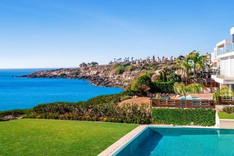 6 bedrooms Villa in Chloraka, Paphos,  No. 39384 10