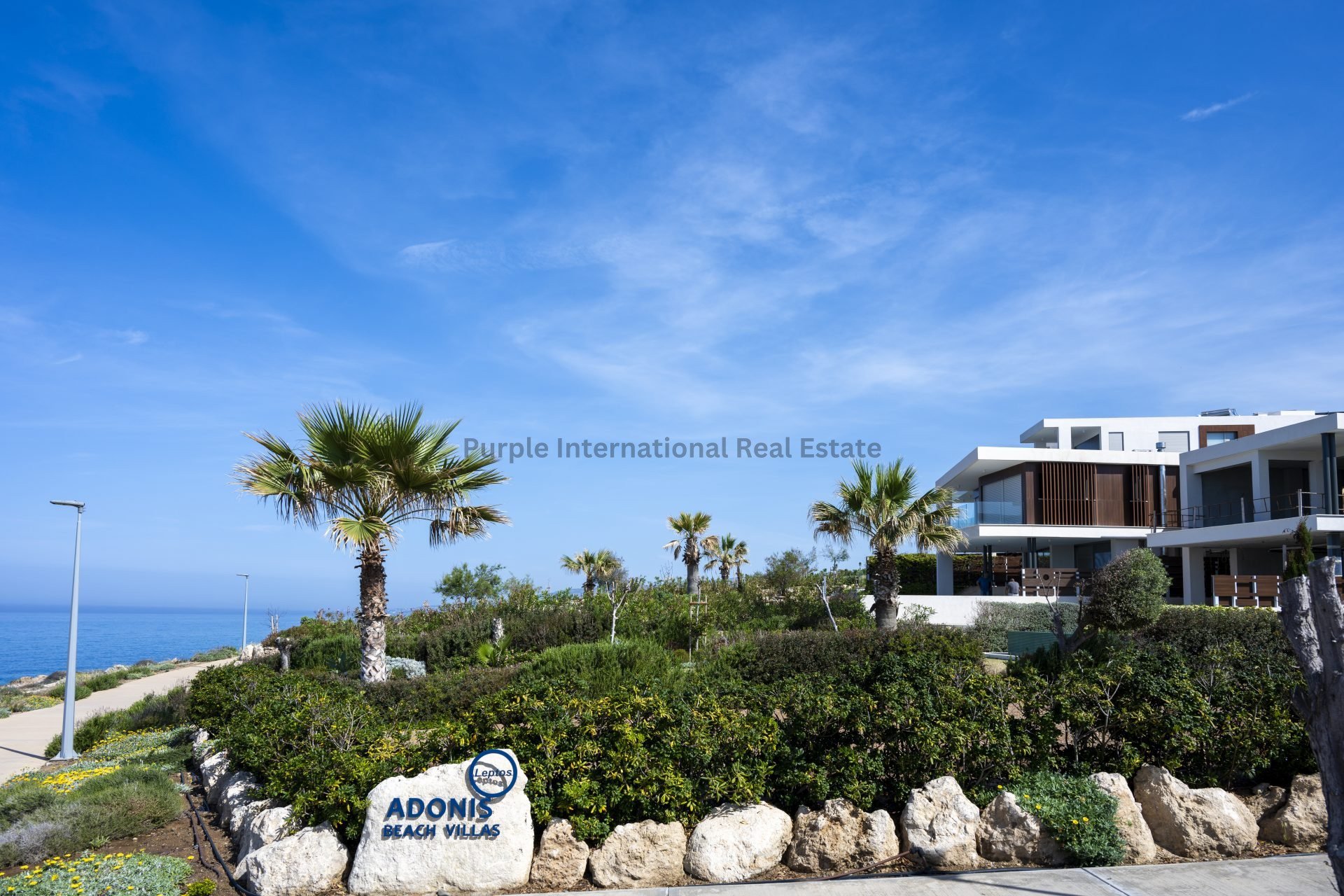 6 bedrooms Villa in Chloraka, Paphos, Cyprus No. 39384