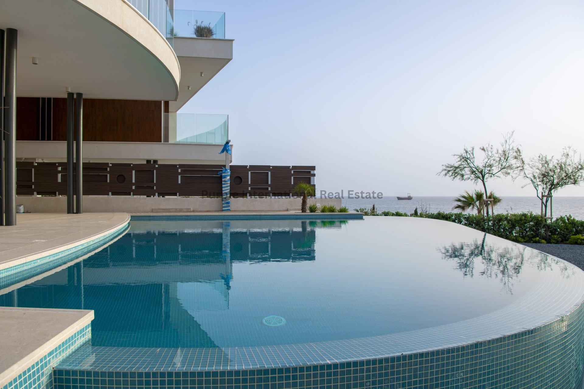 6 bedrooms Villa in Chloraka, Paphos, Cyprus No. 39384