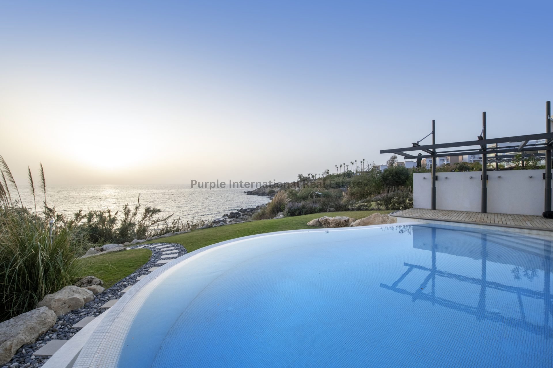 6 bedrooms Villa in Chloraka, Paphos, Cyprus No. 39384