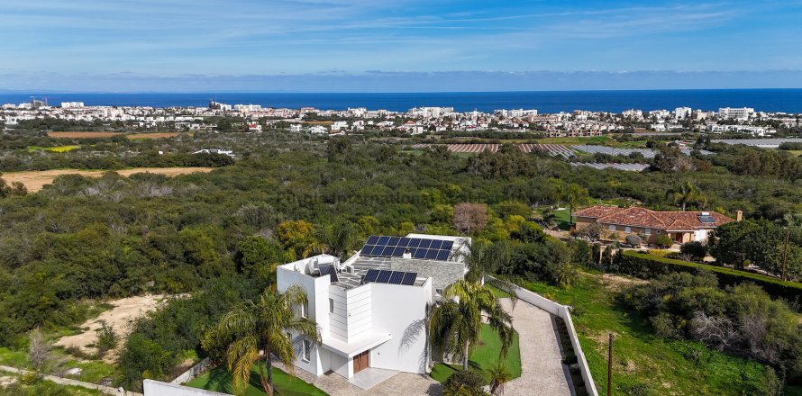 5 bedrooms Villa in Protaras, Ammochostos, No. 7621